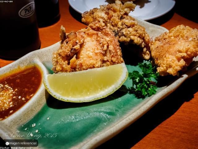 Pollo frito con tajadas